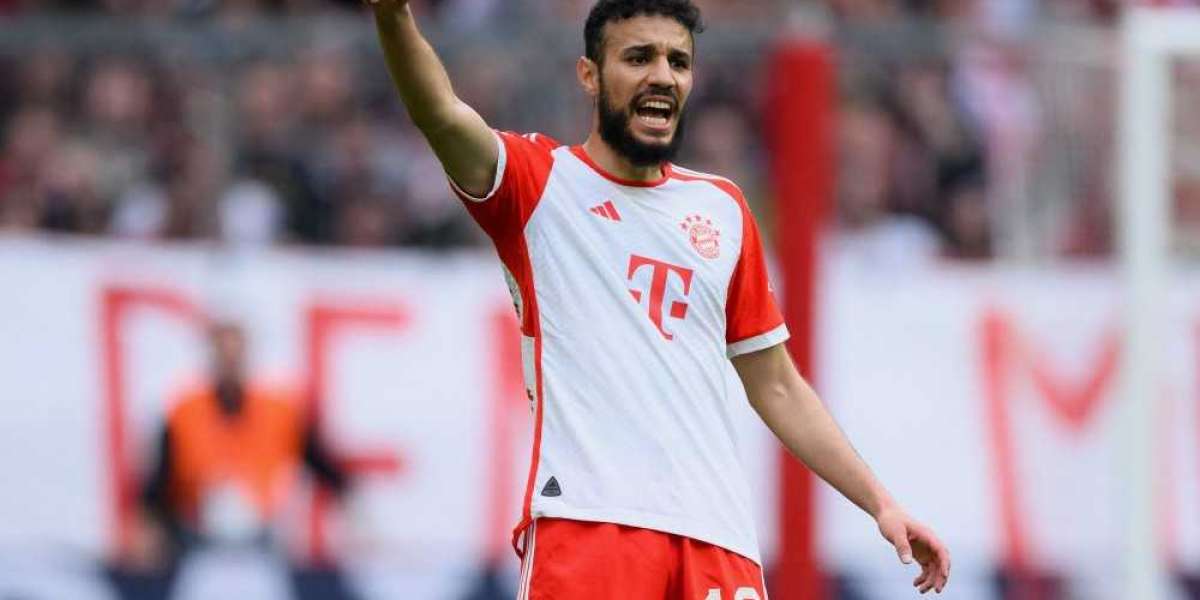 FC Bayern plant hinten rechts: Noussair Mazraoui frustriert und will weg